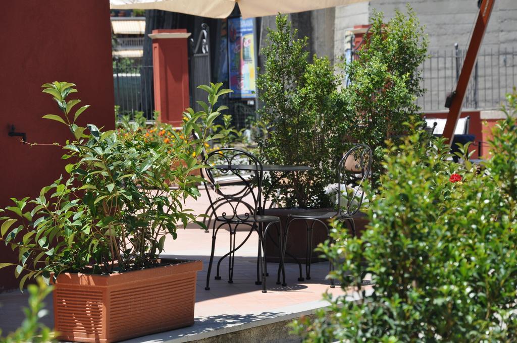 Il Casale Dei Conti Bed & Breakfast Barcellona-Pozzo di Gotto Exterior foto
